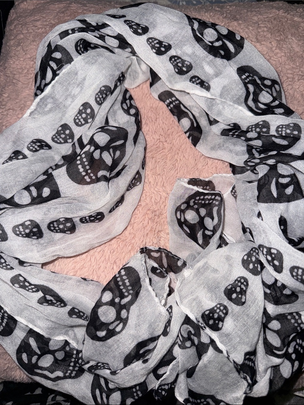 Black & White Skull Pattern Lightweight Scarf